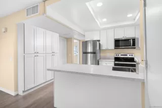 Photo #2: 260011444 Listing 