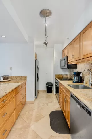 Photo #4: 260011460 Listing