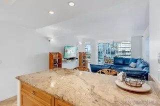 Photo #5: 260011460 Listing