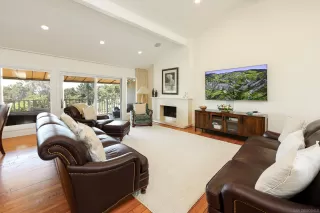 Photo #2: 260011475 Listing 