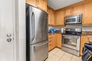 Photo #3: 260011492 Listing