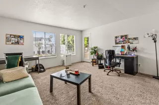 Photo #5: 260011492 Listing