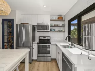 Photo #6: 260011517 Listing 