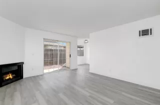 Photo #1: 260011590 Listing 