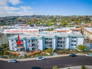 Photo #2: 260011615 Listing
