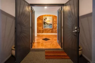 Photo #3: 260011615 Listing