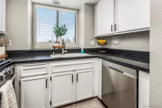 Photo #6: 260011633 Listing
