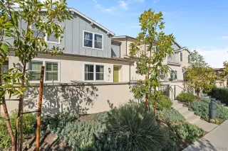 Photo #2: 260011635 Listing