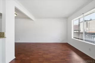 Photo #2: 260011644 Listing