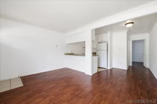 Photo #3: 260011644 Listing