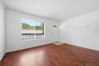 Photo #4: 260011644 Listing