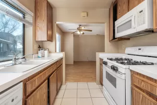 Photo #5: 260011653 Listing