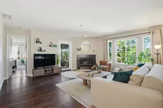 Photo #1: 260011661 Listing