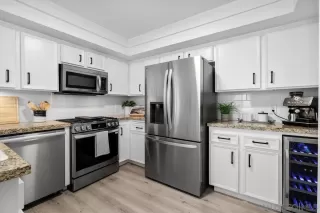 Photo #6: 260011662 Listing