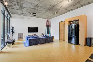 Photo #1: 260011704 Listing 