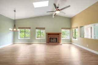 Photo #5: 260011722 Listing