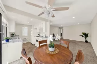 Photo #2: 260011738 Listing 