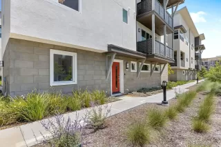 Photo #4: 260011785 Listing