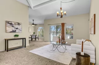 Photo #6: 260011801 Listing