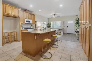 Photo #6: 260011819 Listing 