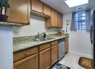 Photo #2: 260011838 Listing 