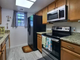 Photo #3: 260011838 Listing 