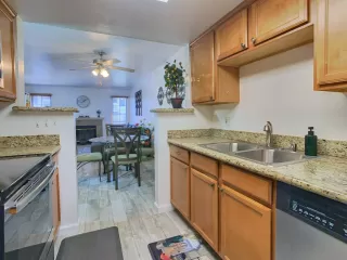 Photo #5: 260011838 Listing 