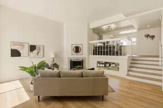Photo #2: 260011873 Listing 