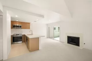 Photo #5: 260011900 Listing 
