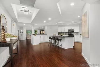 Photo #2: 260011902 Listing 