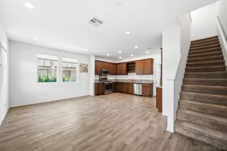 Photo #4: 260011913 Listing 
