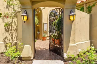 Photo #1: 260011914 Listing