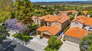 Photo #4: 260011914 Listing