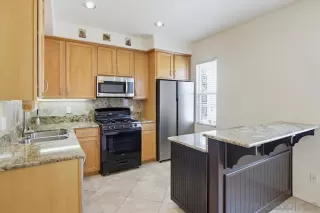 Photo #4: 260011918 Listing 