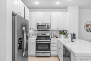 Photo #4: 260011921 Listing 