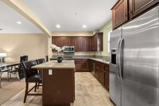 Photo #5: 260011928 Listing 
