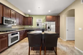 Photo #6: 260011928 Listing 