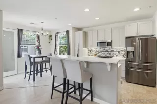 Photo #1: 260011935 Listing