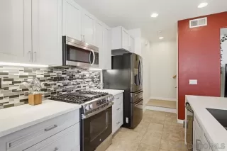 Photo #4: 260011935 Listing
