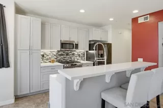 Photo #5: 260011935 Listing