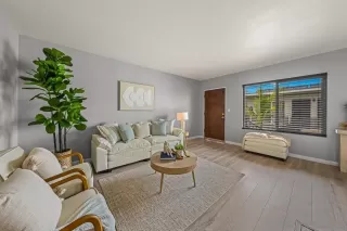 Photo #1: 260011941 Listing