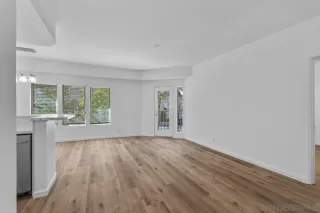 Photo #4: 260012082 Listing