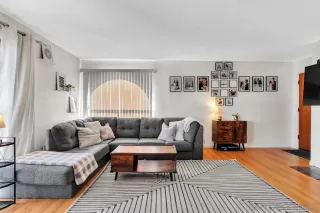 Photo #2: 260012090 Listing