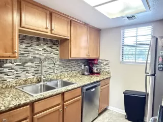 Photo #2: 260012113 Listing 