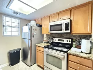 Photo #3: 260012113 Listing 