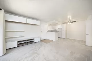 Photo #3: 260012129 Listing
