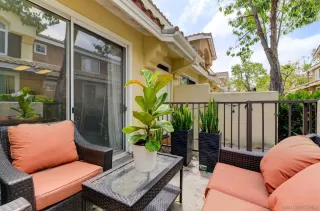 Photo #2: 260012135 Listing