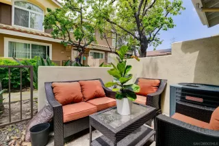 Photo #4: 260012135 Listing