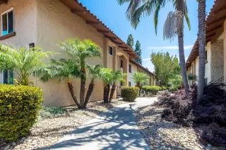 Photo #3: 260012155 Listing