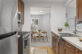 Photo #3: 260012166 Listing
